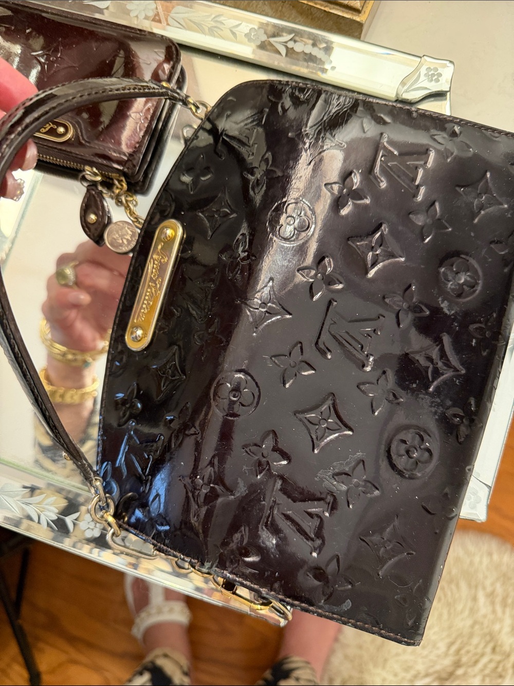 Louis Vuitton Vernis Patent Leather Mini Wristlet in Deep Plum and clutch wallet - Picture 4 of 10